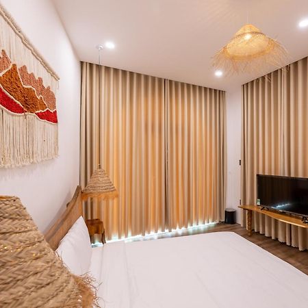 Pisces Hotel Hue Esterno foto