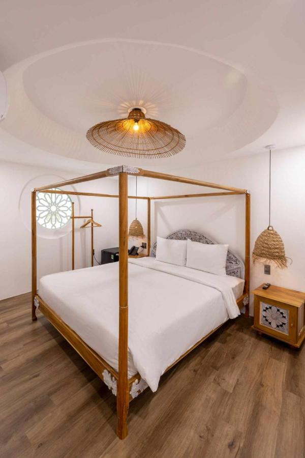 Pisces Hotel Hue Esterno foto