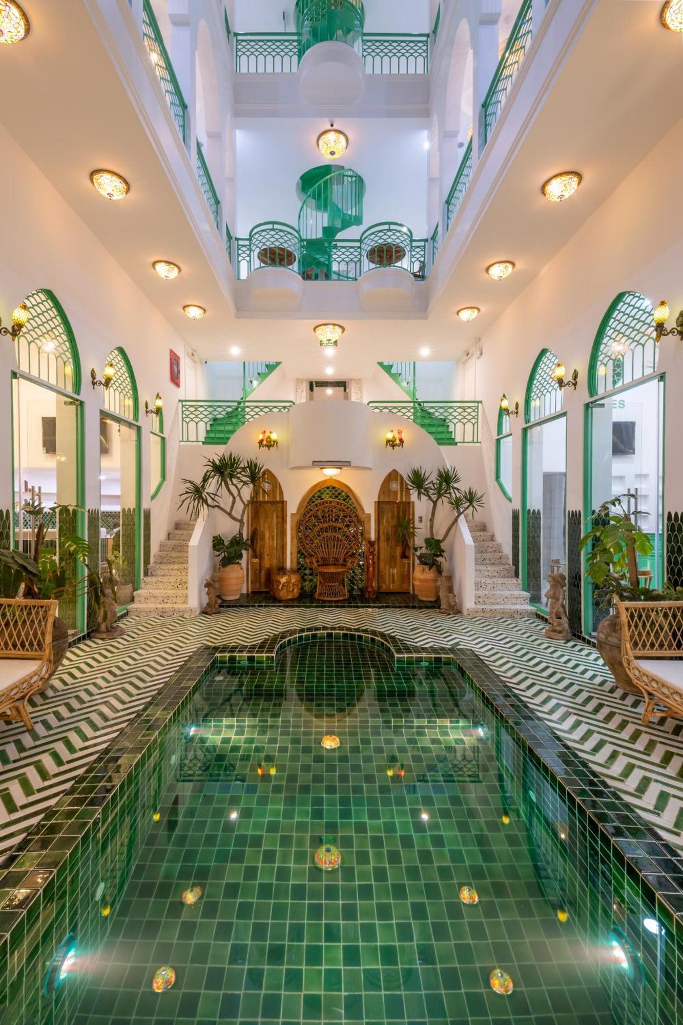 Pisces Hotel Hue Esterno foto