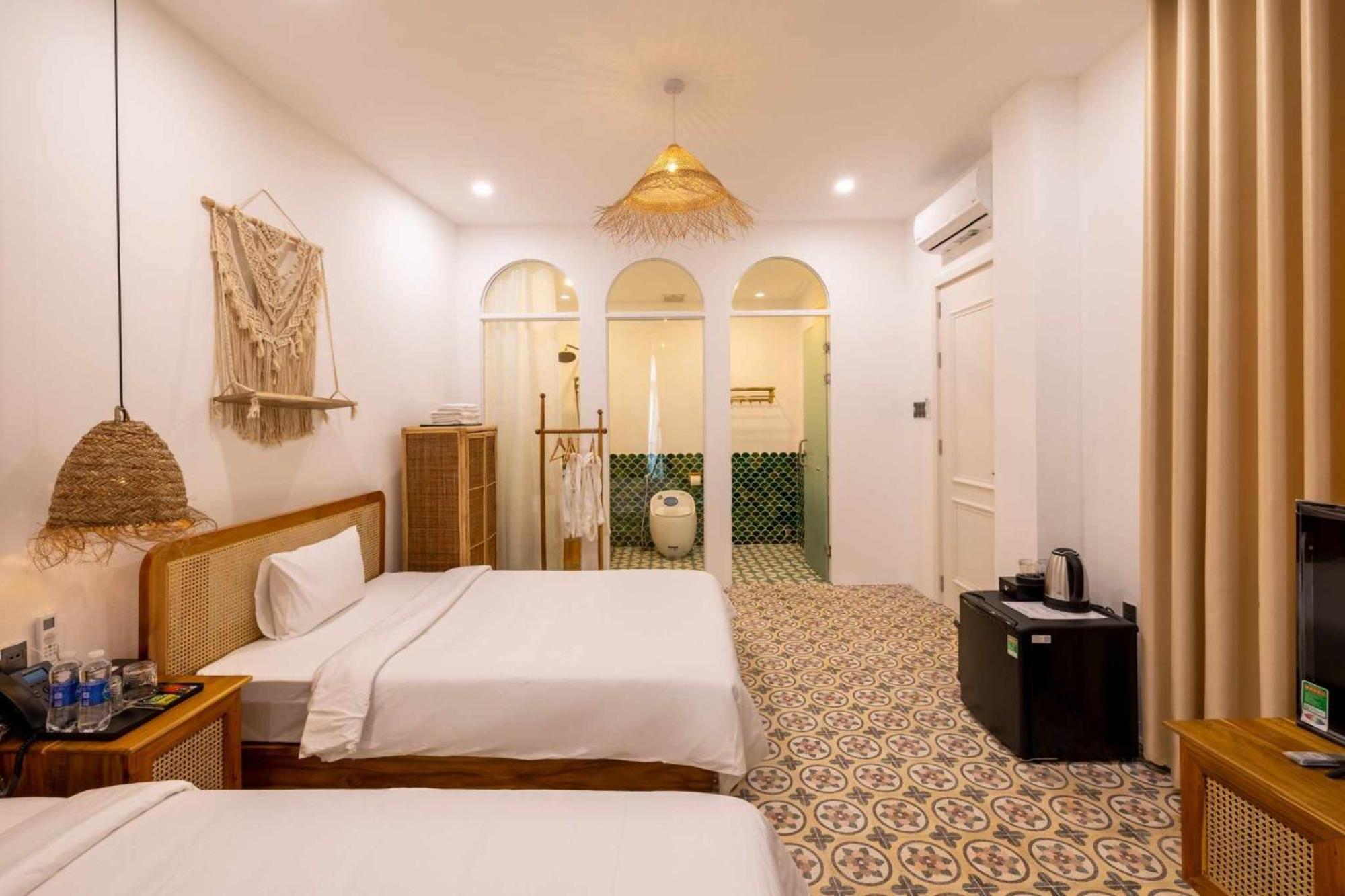 Pisces Hotel Hue Esterno foto