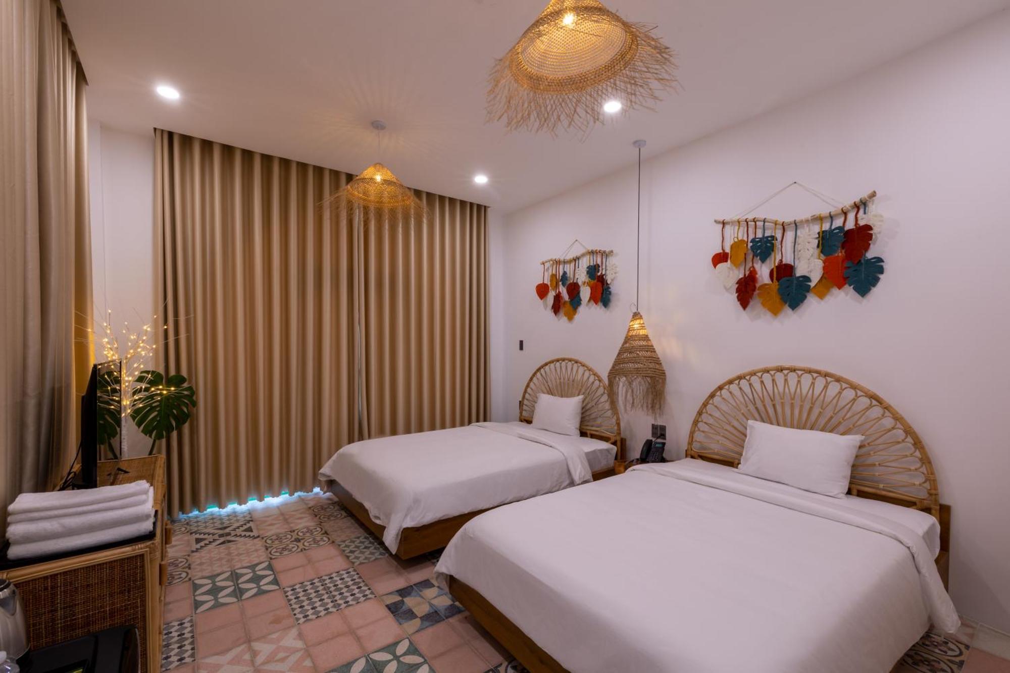 Pisces Hotel Hue Esterno foto