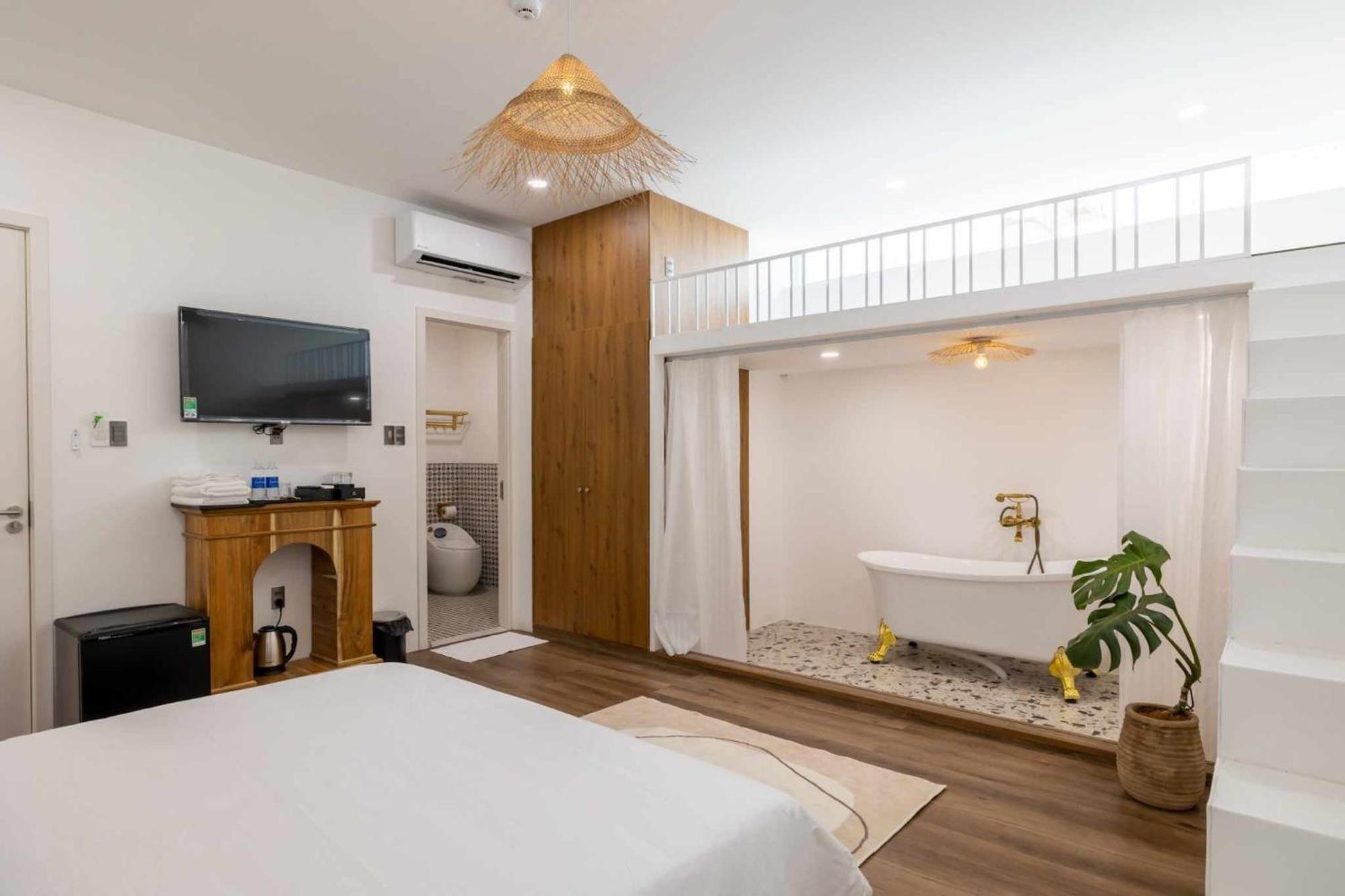 Pisces Hotel Hue Esterno foto