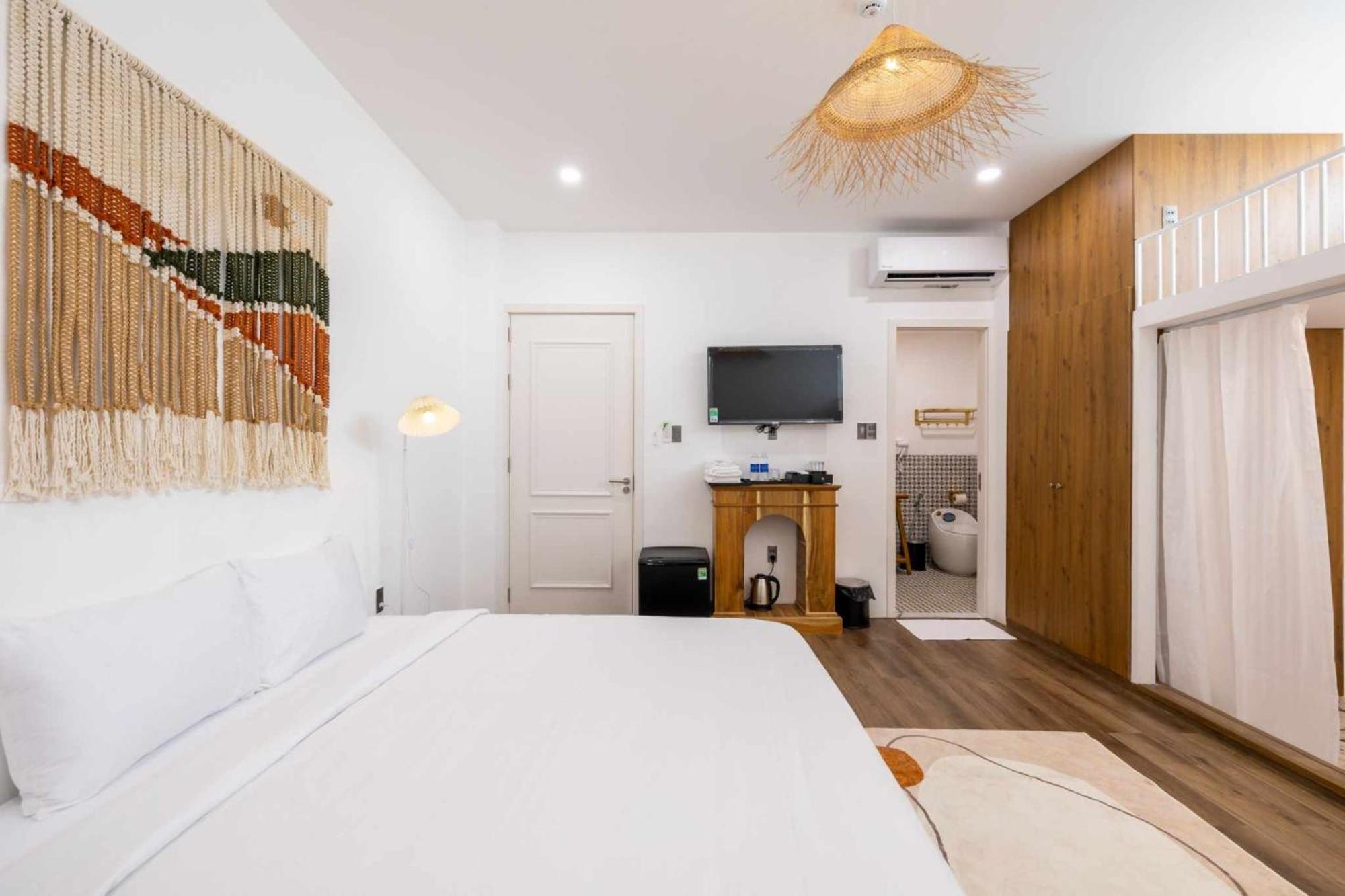 Pisces Hotel Hue Esterno foto